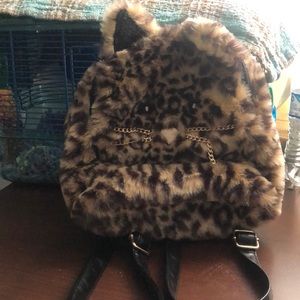 Cute kitty backpack, the straps are very small